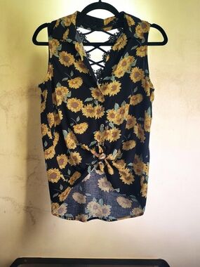 Sunflower Print Tie-Front Sleeveless Top - Juniors M (7-9)